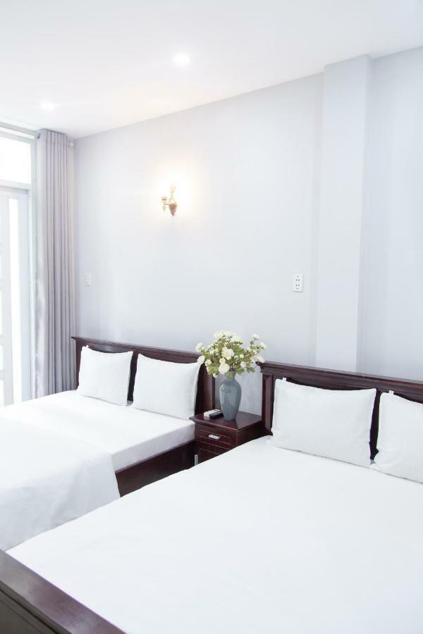 Tan Son Nhat Airport And Hotel